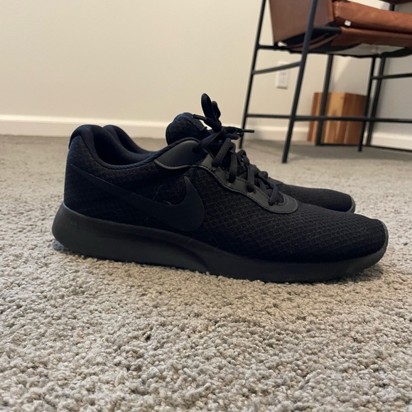 Nike shoes - black - men’s 12 - Picture 2 of 3